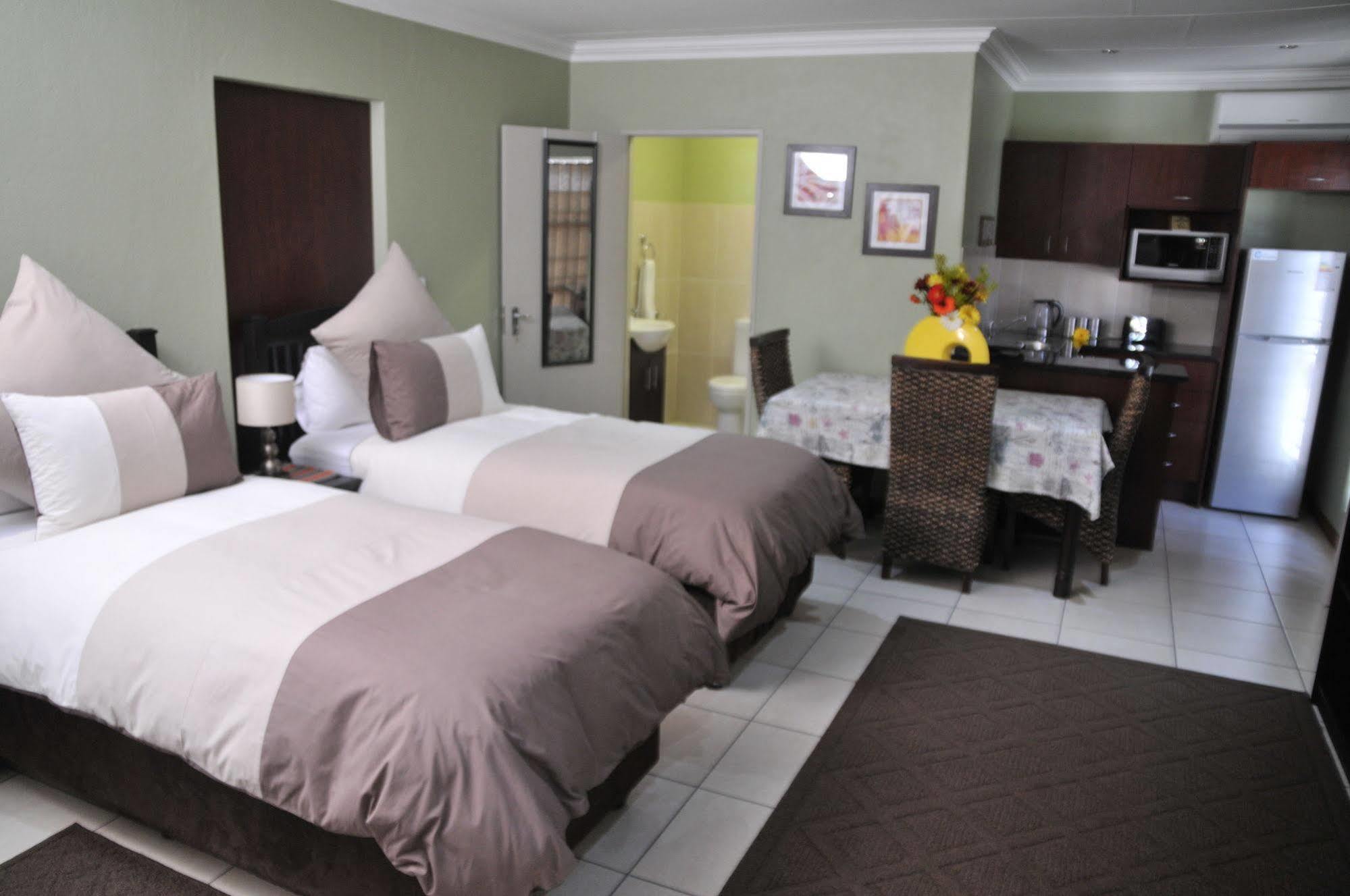 Summer Garden Guest House Benoni Exterior foto
